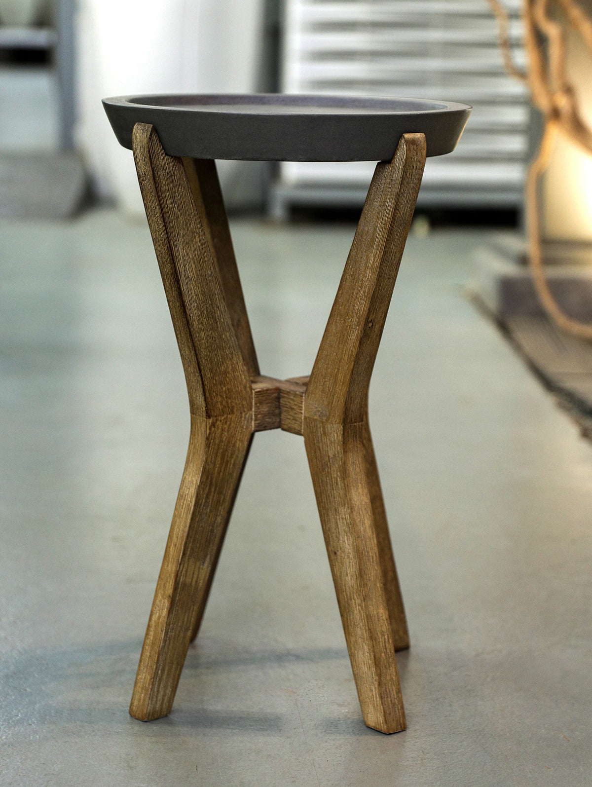 DAROCA NATURAL CONCRETE-DARK BROWN TABLE