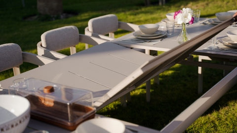 LIMBOURG WHITE VERSATILE DINING SET L-215CM (EXPANDABLE TO 315CM) - مجموعة طاولة الطعام ليمبورغ البيضاء متعددة الاستخدامات